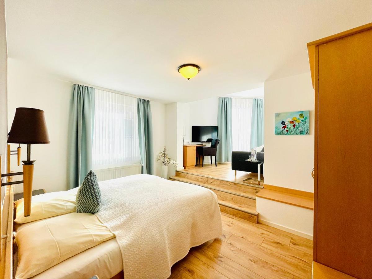 Hotel Saarburger Hof エクステリア 写真