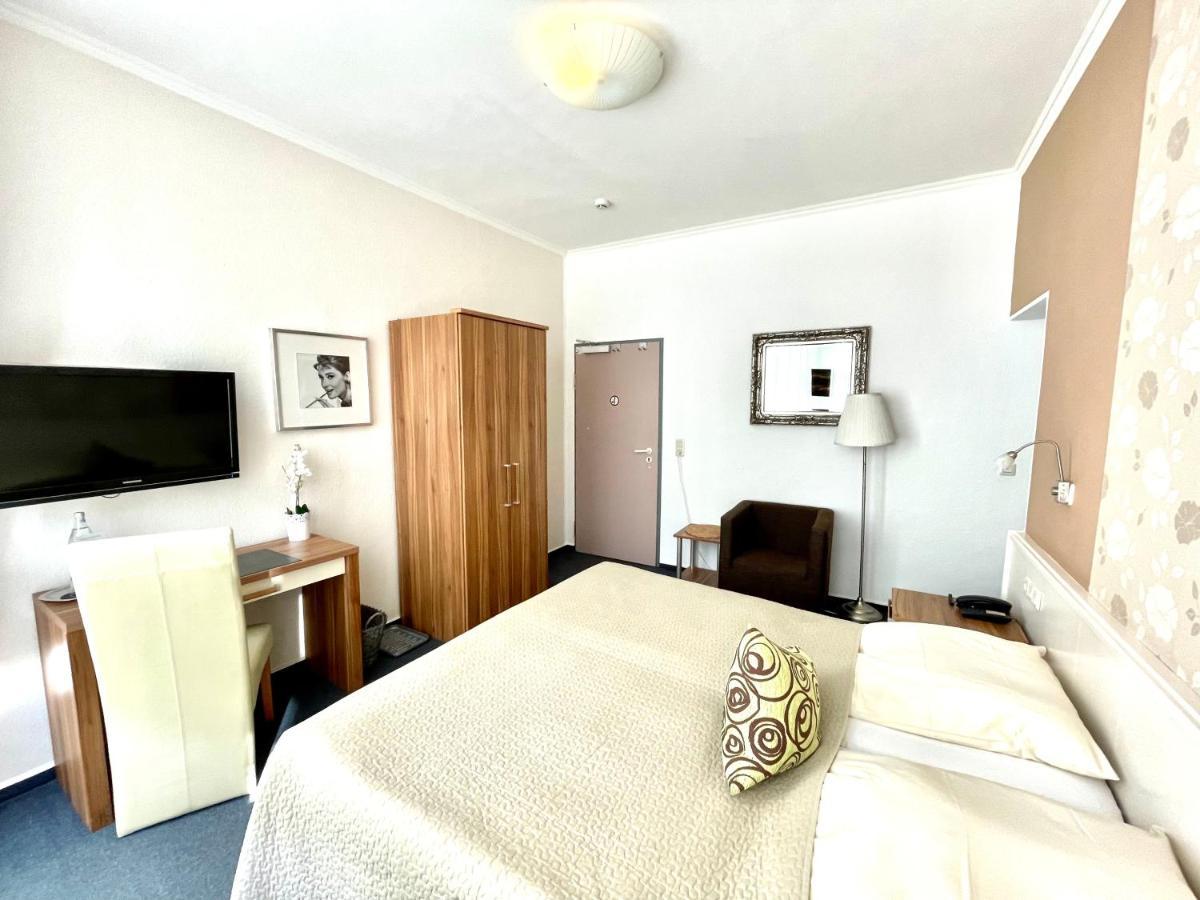 Hotel Saarburger Hof エクステリア 写真