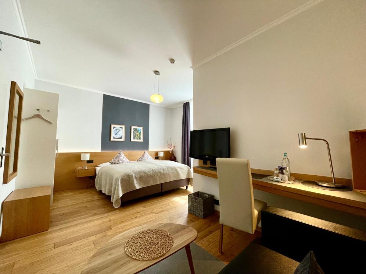 Hotel Saarburger Hof エクステリア 写真